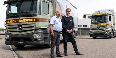 Im Bild v.l.: Josef Jäger (Direktor / VR-Präsident Camion Transport AG) und Jürg Burkhalter (General Manager Coca-Cola HBC Schweiz AG).