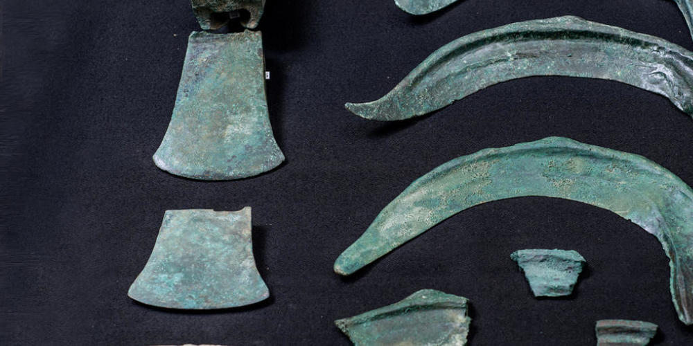 Der mit Metallsonden entdeckte Schatz aus der Spätbronzezeit umfasst 80 Objekte, die nun zuerst restauriert werden müssen.