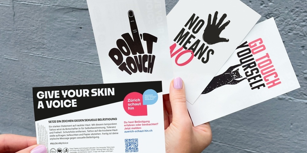 Die wiederablösbaren «Give your Skin a Voice»­-Tattoos werden am Caliente­-Festival verteilt.
