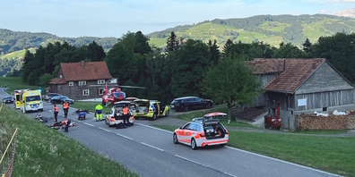 Nach dem Unfall stand ein Grossaufgebot von Rettungskräften im Einsatz, darunter drei Rega-Helikopter.