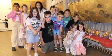 Im Foyer der Schule präsentierten die Kids ihre Projektarbeiten