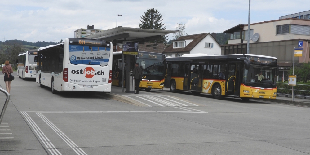 Der heutige Busbahnhof soll nach Osten verlegt und auf je vier Haltekanten für Standard- und Gelenkbusse ausgebaut werden.