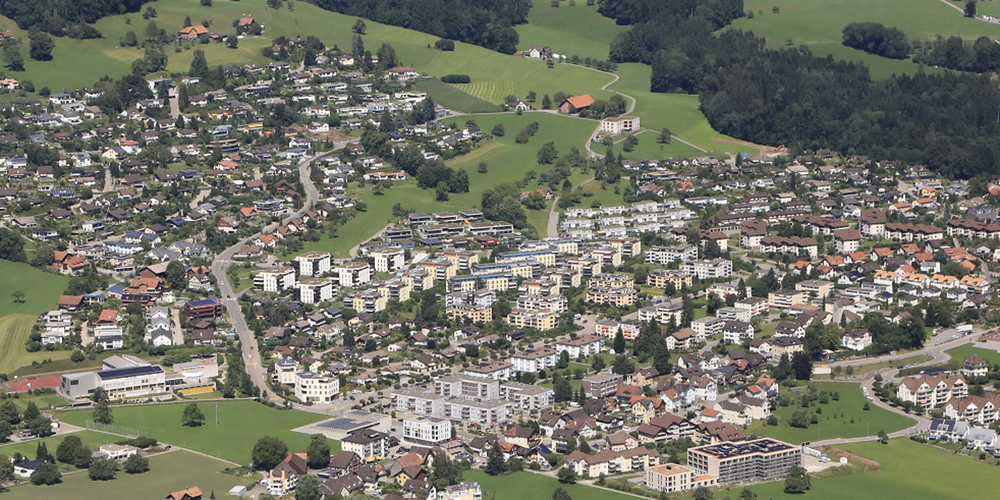 Mehrere Kandidaten bewerben sich um die freigewordenen Sitze.