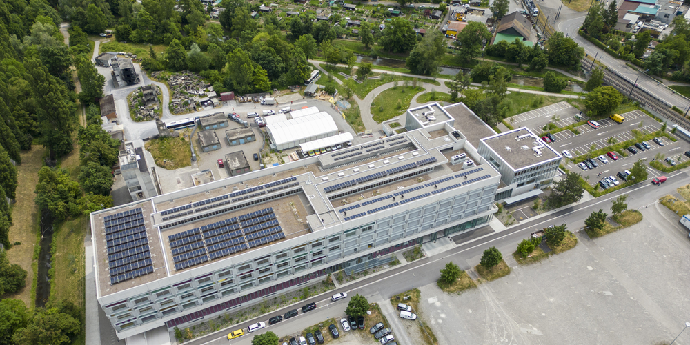 Das Bildungszentrum Blaulicht steht in Opfikon. Dort befand sich bisher das Ausbildungszentrum Rohwiesen, in dem Zivilschutzpflichtige ausgebildet wurden.