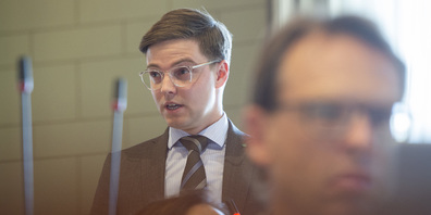Ruben Schuler rechnet bei der Prämieninitiative mit Mehrkosten von 1200 Franken pro Haushalt.