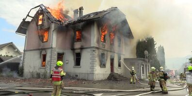 Das ältere unbewohnte Einfamilienhaus brannte lichterloh