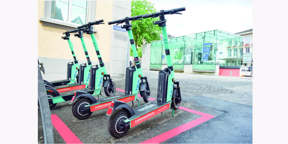 Die E-Trottis werden nun auch in Neuhausen angeboten.