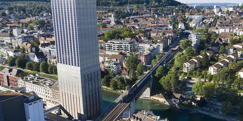 Das Flussbad Unterer Letten (rechts im Bild) wird bis Sommer 2025 instand gesetzt. (Archivbild)