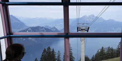 Die heute bestehende Bahn benötigt deutlich weniger Masten als die geplante. (Archivaufnahme)