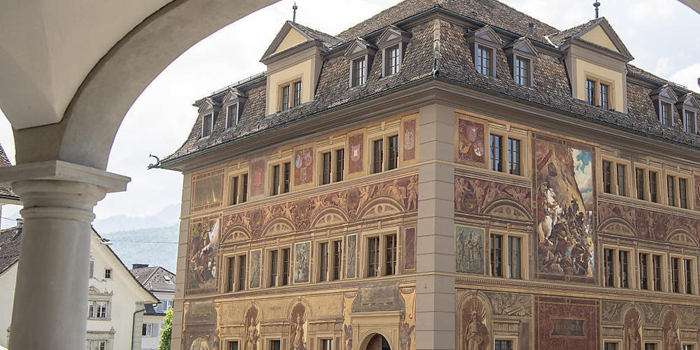 Der Regierungsrat erachtet die Idee einer Ombudsstelle für den Kanton Schwyz als zusätzliche Bürokratisierung. (Archivbild)