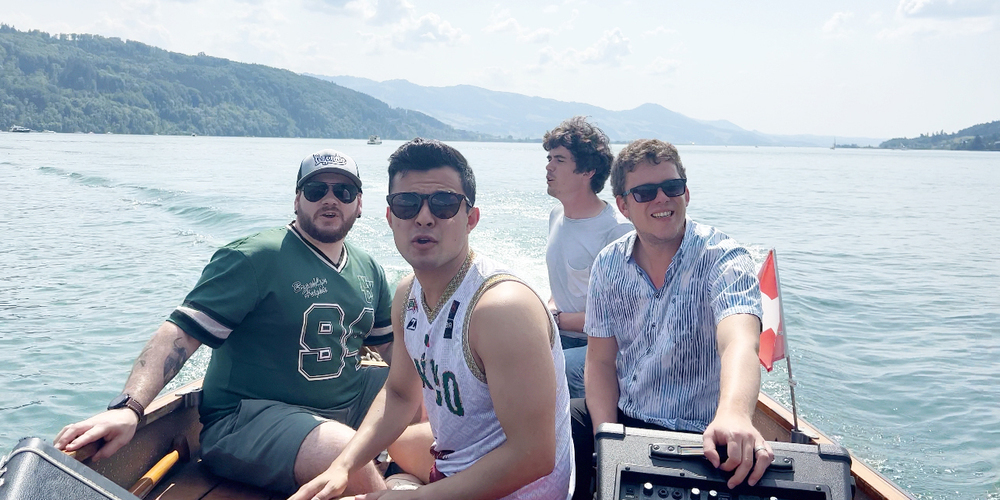 Schlagzeuger Paolo Pappalardo, Gitarrist Luciano Dalla Torre, Bassist Jan Müller und Sänger Reto Wohlgensinger (v.l.n.r.): Mit ihrer Band Rival Empire haben sie Anfang Juli ihre neue Single «Glücklich» veröffentlicht.