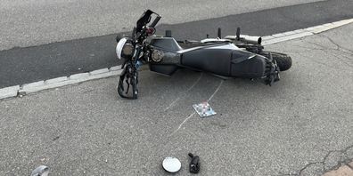 Beim Selbstunfall entstand am Motorrad Sachschaden von rund 4'000 Franken.