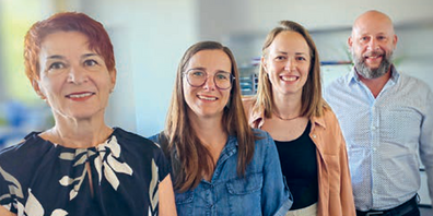 Schulverwaltung PS Wittenbach: v. l. Ruth Bruggmann (Mitarbeiterin), Tanja Amtmann (Mitarbeiterin), Larissa Brotzer (Leitung Schulverwaltung) und José Lorca (Rektor). 