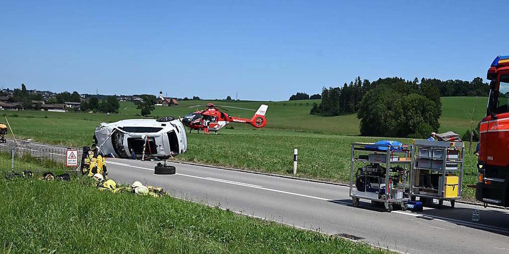 Durch den Zusammenprall beim Überholen überschlug sich das Auto mehrmals.