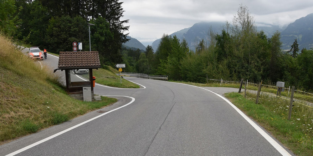 Links die Verzweigung nach Valleina.