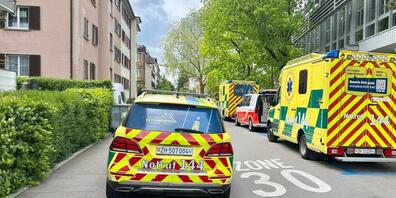 Wegen des Busunfalls rückte ein Grossaufgebot aus: In Winterthur musste ein Stadtbus wegen einer Velofahrerin abrupt abbremsen. Zehn Personen wurden leicht verletzt.