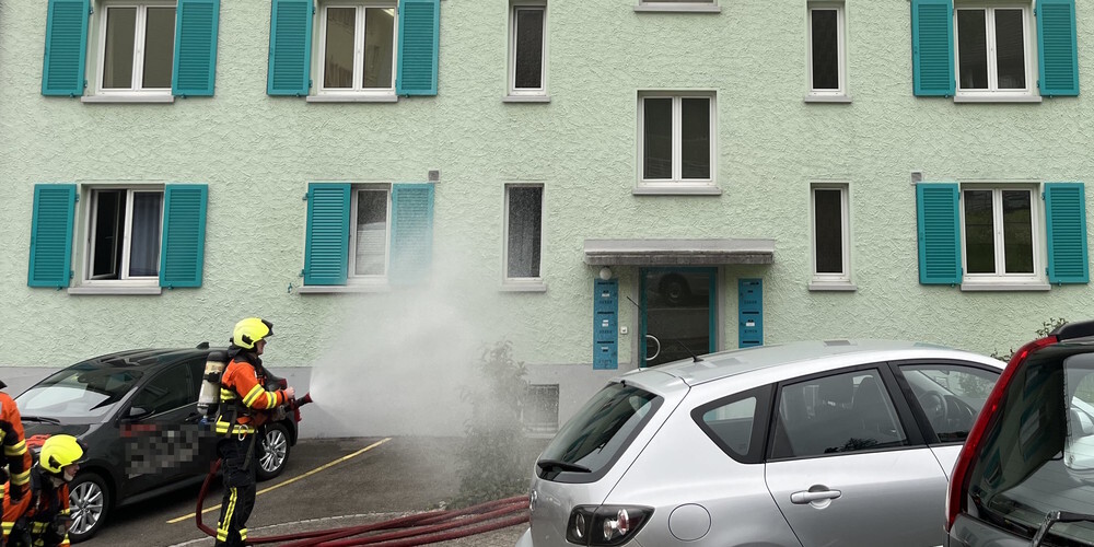 An der Wilerstrasse in Wattwil brach in einem Kellerabteil ein Feuer aus.
