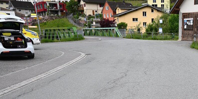 Unfall in Plons: Ein Velofahrer verletzt sich beim Zusammenprall mit einem Motorradfahrer leicht.