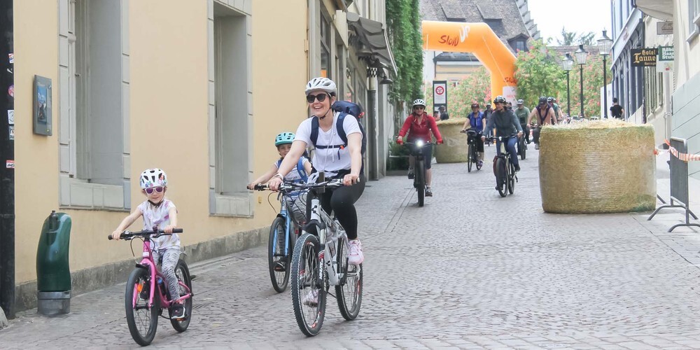 Mit dem Startschuss um 10 Uhr auf dem Herrenacker begann das grosse Radeln durch den Kanton Schaffhausen und die angrenzenden Gemeinden im Nachbarland Deutschland.