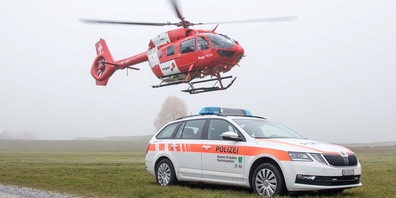 Nach dem Zusammenprall mit dem Auto wurde das Kind mit unbestimmten Verletzungen von der Rega ins Spital geflogen. (Symbolbild)