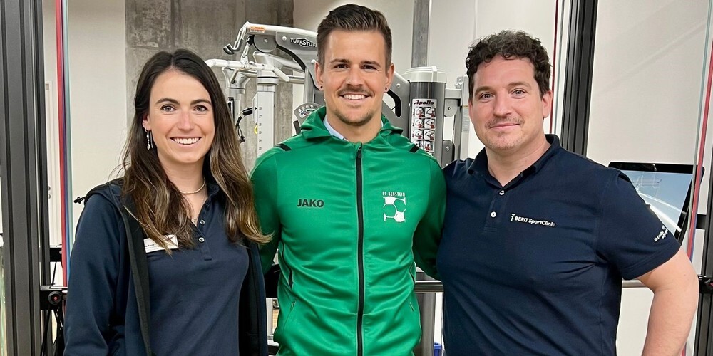 Nina Papp, Medfit, Rico Köppel, FC Rebstein, und Dr. Quinten Felsch, Berit SportClinic