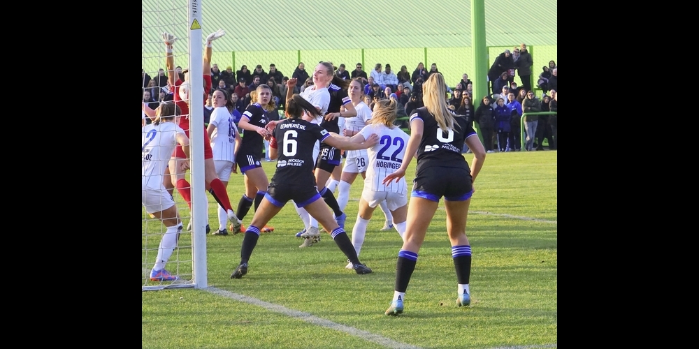Am vierten März konnten die FCZ-Frauen das Spiel gegen die Grasshopper-Frauen für sich entscheiden.  