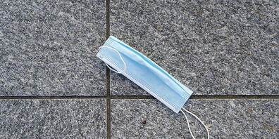 Eine Mitarbeiterin der Stadtpolizei wollte keine Maske tragen. Das Verwaltungsgericht hat ihre Entlassung nun als rechtmässig beurteilt. (Symbolbild)