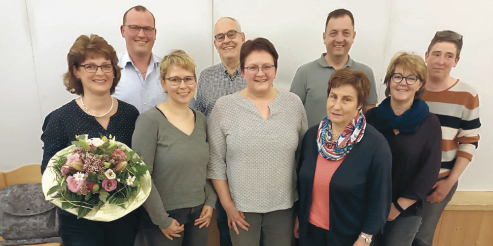 Von links: Claudia Dobler (Jubiläum 10 Jahre), Renato Truniger (Gemeinde Mosnang), Cornelia Bösch (künftige Co-Leiterin), Balz Wielatt (Präsident), Andrea Nagel (neue Stützpunktleiterin ab Januar 2024), Peter Moos (Gemeinde Bütschwil-Ganterschwil), Brigitte Brändle (Stützpunktleiterin), Rosy Brändle (Personalverantwortliche), Luzia Schönenberger (Aktuarin)