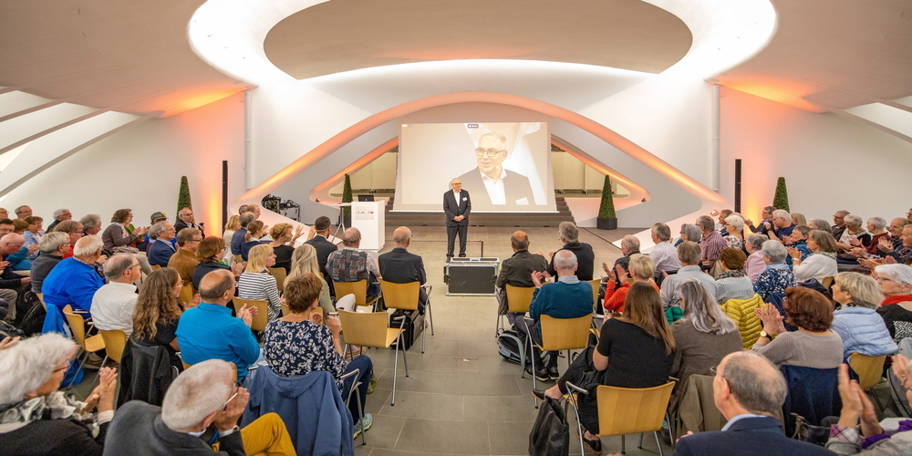 Zum 10-jährigen Jubiläum gibt Präsident Konstantin Köberle sein Präsidentenamt weiter.
