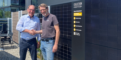 Guido Kriech (links) übergibt an Fred Hutter.