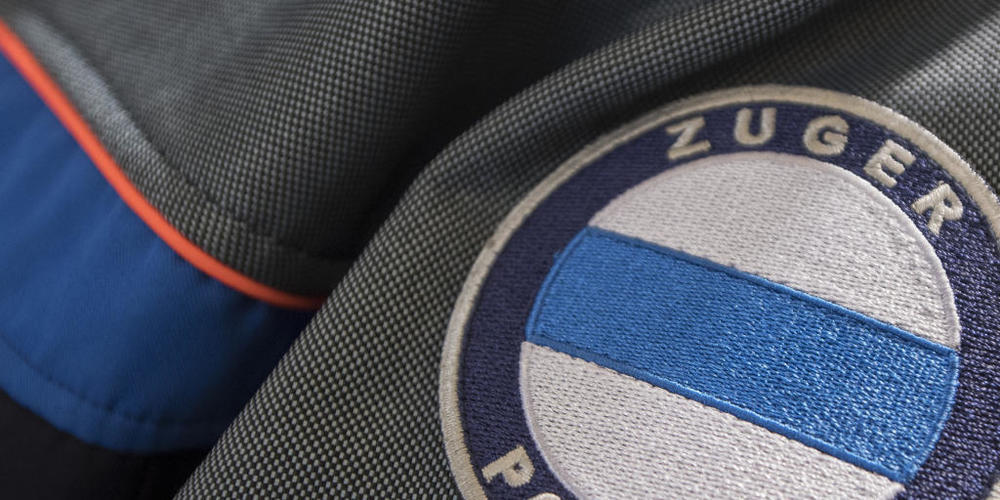 Die Zuger Polizei hat einen alkoholisierten Autofahrer aus dem Verkehr gezogen. (Symbolbild)