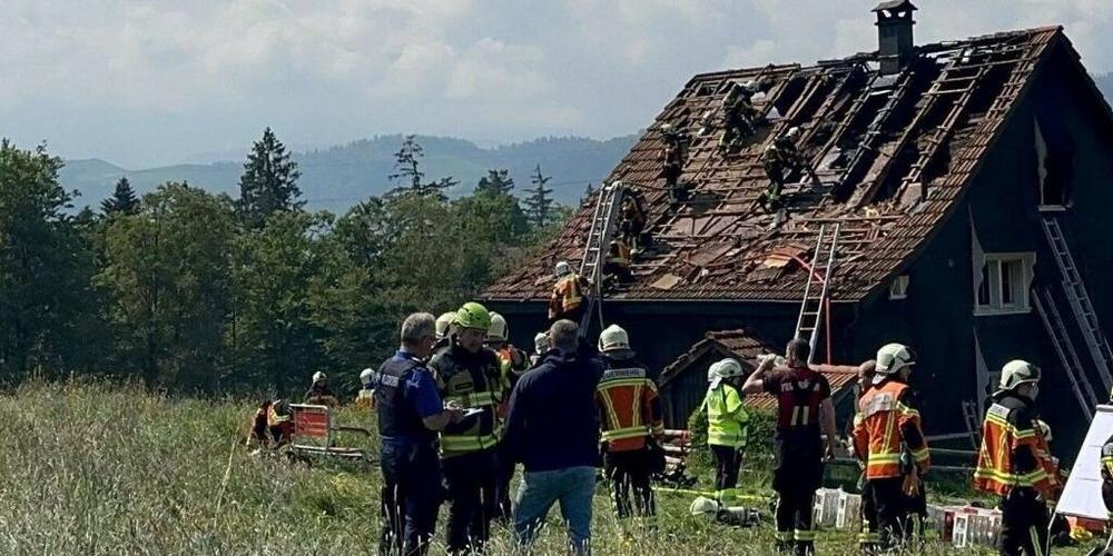 Mehrere hunderttausend Franken Sachschaden sind am Samstagmorgen bei einem Brand in Niederteufen AR entstanden.