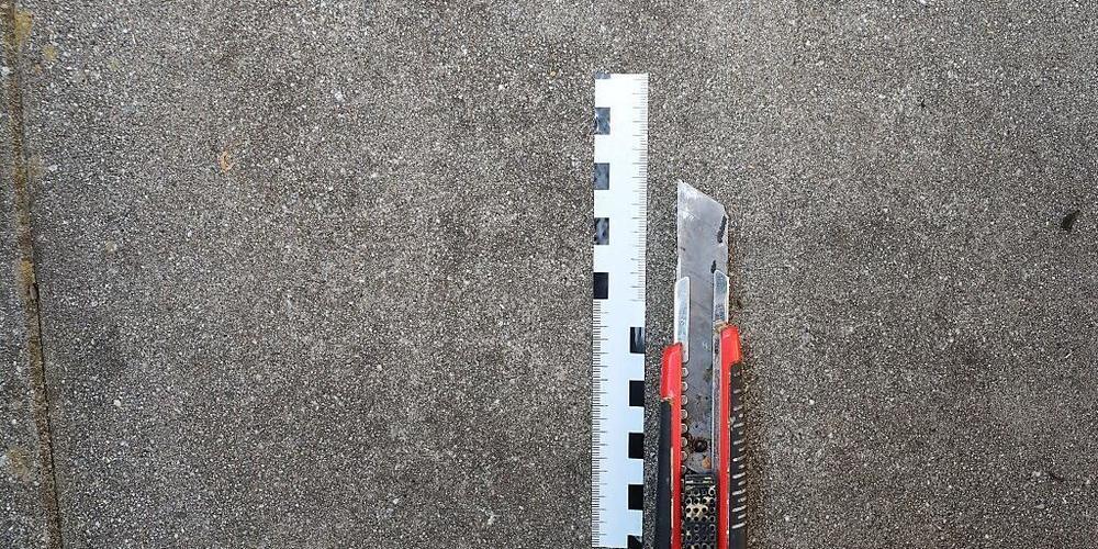 Bei einem Streit in Mitlödi wurde ein 49-jähriger Mann mit einem Teppichmesser verletzt. (Symbolbild)