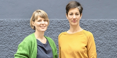 Sie führen das Sogar-Theater im Industriequartier (v. l.): Regisseurin Ursina Greuel und Literaturveranstalterin Tamaris Mayer.