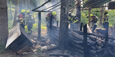 Die aufgebotene Feuerwehr konnte den Brand rasch unter Kontrolle bringen. Die Höhe des Sachschadens ist noch unbekannt.