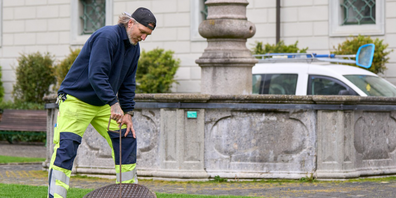 Von Frühling bis Herbst ist Jonny Maag jeden Tag auf Brunnentour.