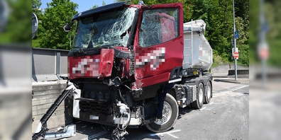 Eines der beiden Unfallfahrzeuge. Insgesamt ist ein Sachschaden von über 20'000 Franken entstanden.