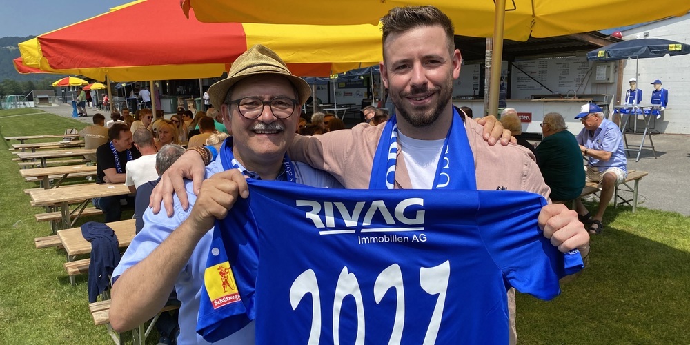 FCW-Präsident Kuno Jocham (li.) und Rahmon Wehrli von «Beat Sport» freuen sich über die Verlängerung des Sponsorabkommens