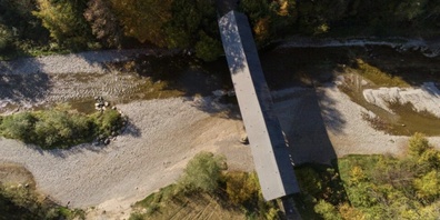 Auf der alten Letzibrücke gab es ein Nachtessen von den «Hobbyköchen Lütisburg». 