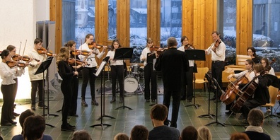 Das Streicherensemble Vivaldissimo der Kanti Wattwil und der Musikschule Toggenburg konzertiert unter dem Titel «Sera d’estate in Italia».