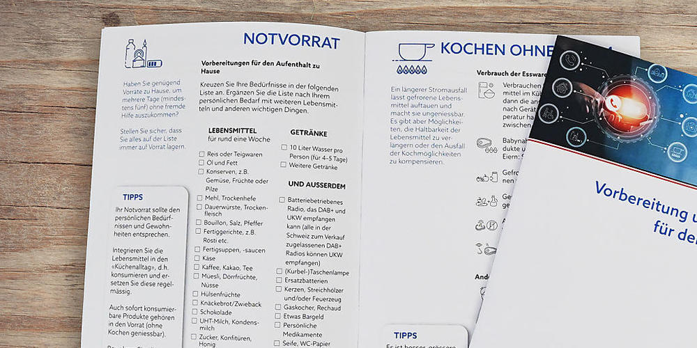 Die Behörden der Stadt Chur stellten allen Einwohnenden diese Broschüre mit Verhaltenstipps bei einer Notlage zu.