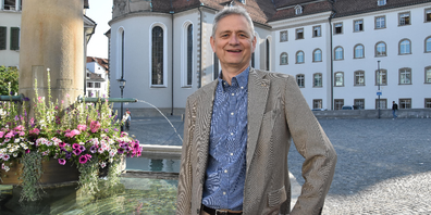 Rolf Allenspach ist 57-jährig, lebt in Wil und kandidiert um einen der drei freiwerdenden Sitze im Administrationsrat.