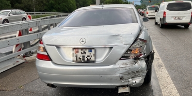 Eines der zwei in den Auffahrunfall verwickelten Autos; beide wurden dabei beschädigt.
