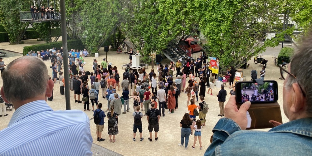 Am Donnerstagabend verwandelte sich der MFO-Park in eine Konzertbühne. Zuerst begrüsste Stadtpräsidentin Corine Mauch aber die  Anwesenden.
