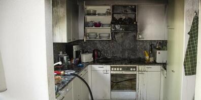 Beim Kochen gleich noch die Küche in Brand gesetzt hat in Chur am Sonntag eine Frau.
