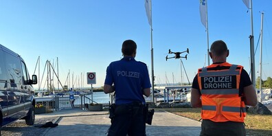Bei der Suche nach einem im Bodensee vermissten 14-Jährigen wurden auch Drohnen eingesetzt.