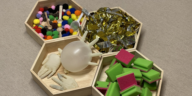 Frohes Entdecken: Im Kurs ELKI-Senso erleben Kinder alltägliche Dinge mit allen Sinnen.