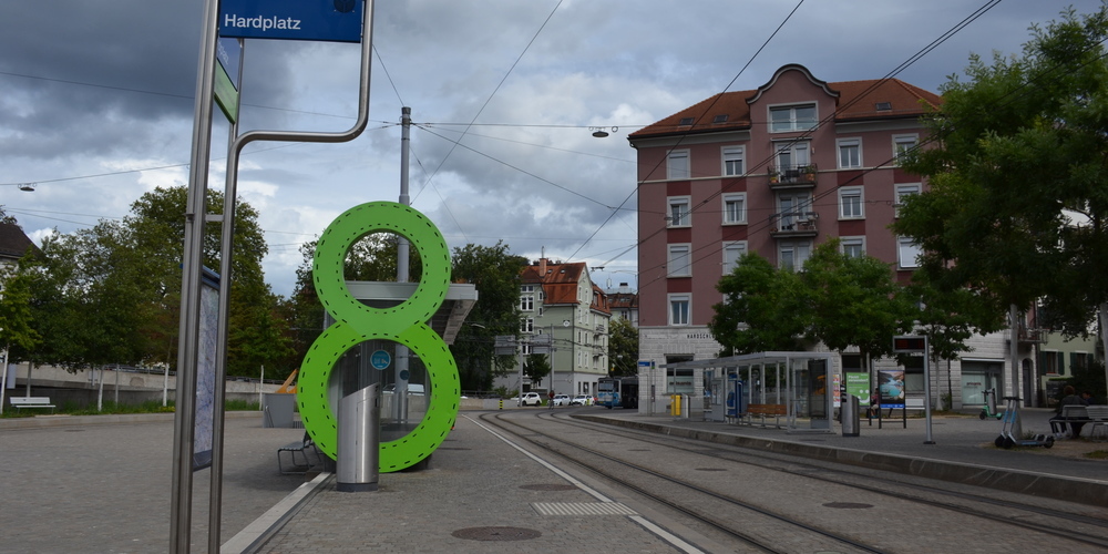 Sie fällt auf, die Skulptur. Nun bleibt sie stehen, wie die VBZ auf Anfrage mitteilen.