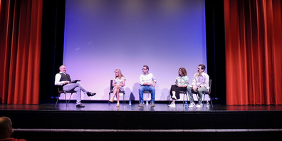 v.l.n.r. Martin Dienern, Moderator; Marianne Fassbind, Ivo Reichenbach (beide Ja-Komitee); Susann Helbling, Silas Trachsel (beide Nein-Komitee)