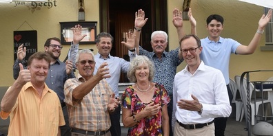 FDP-Ortspartei Ermatingen-Salenstein in neuer Formation: v.l. erste Reihe: Ortsparteipräsident Urs Giezendanner, Vize-Präsident Ruedi Kreis, Vorstandsmitglied Fanny Herzog, alle Ermatingen, Nationalratskandidat Thomas Leu, Mannenbach.  Zweite Reihe von links: Vorstandsmitglieder Andreas Thurnheer, Triboltingen (neu), Giovanni Crupi, Fruthwilen (neu), Walter Rusch, Salenstein (bisher) und Aurel Keller (neu), Jungliberaler aus Ermatingen.